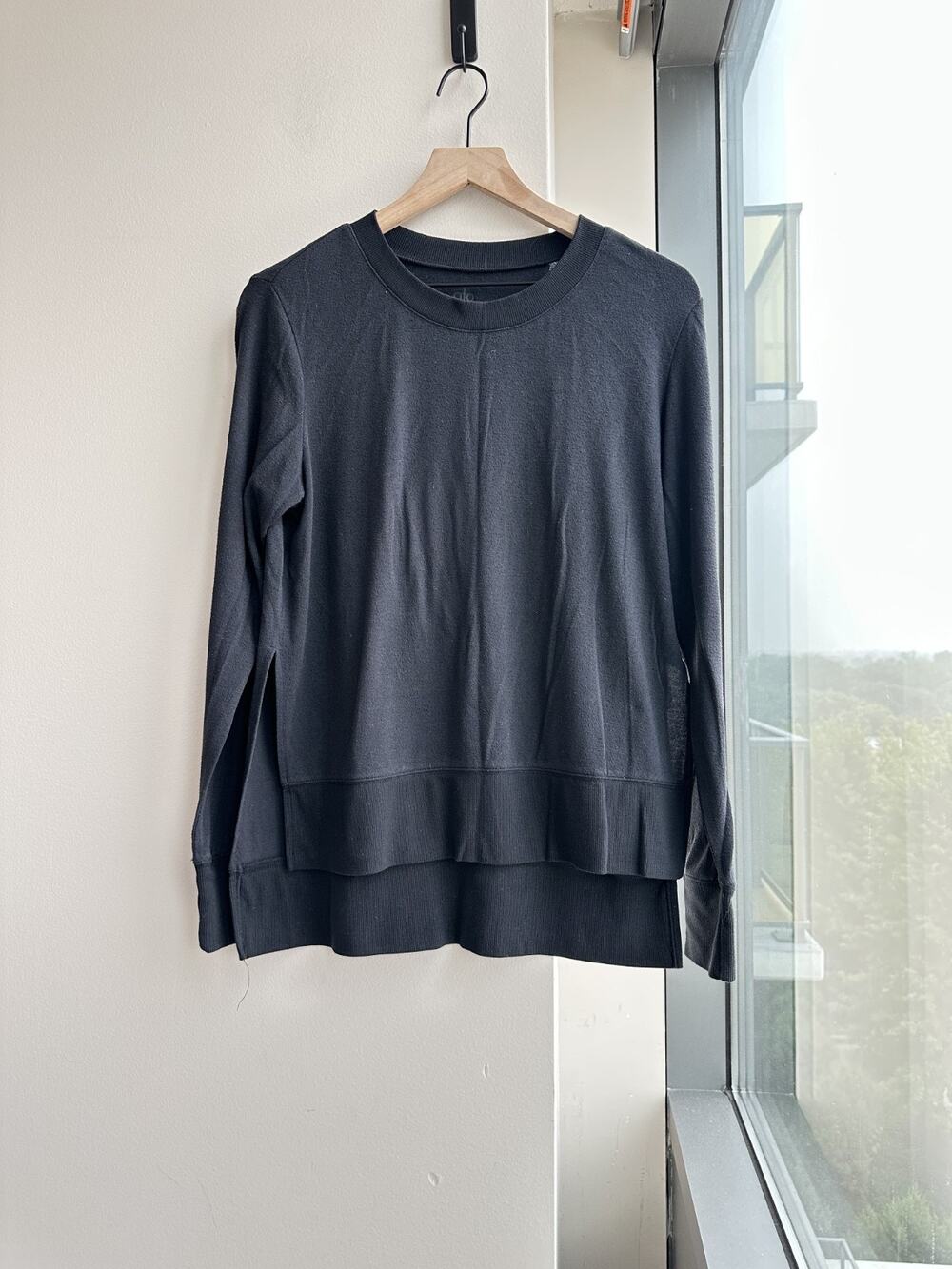 Alo Yoga Women's Glimpse Long Sleeve in Slate Gray Sz M